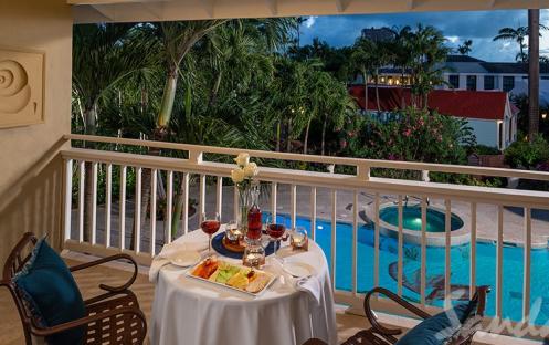 Caribbean Grande Luxe Poolside Room - GL (5)